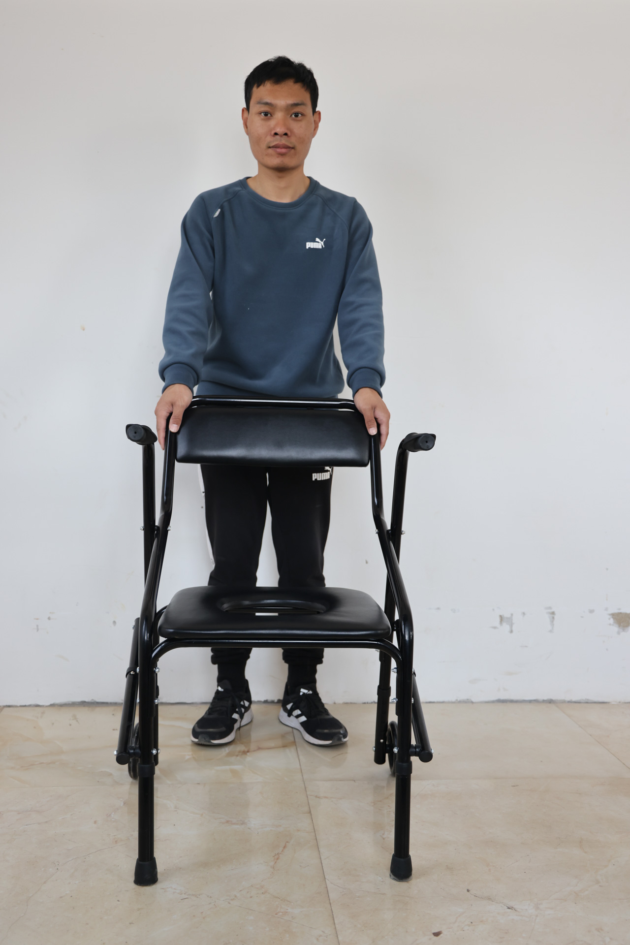 老人孕妇豪华助行式座便椅（软面 圆桶 多种颜色喷塑）